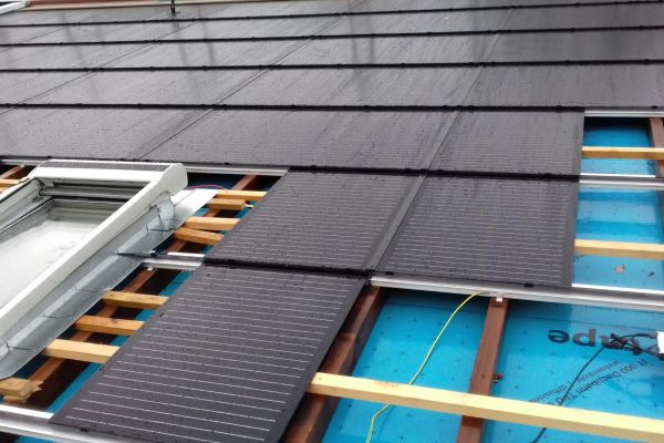 solar-indach-wettingen-01-1920px-01ACAFE3F8-4470-9C38-442E-83475D55BBB2.jpg